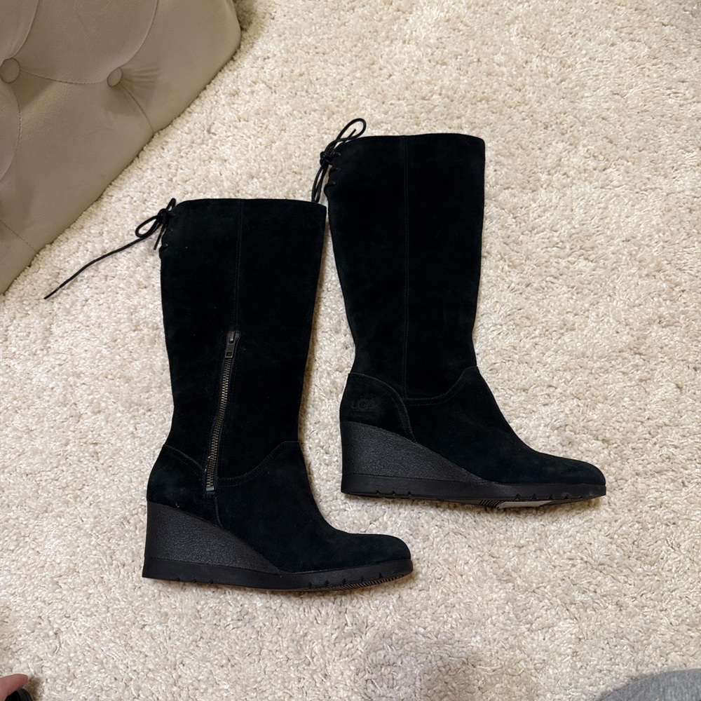 New women’s Ugg pure wedge boots black wool zipper 7 super comfortable